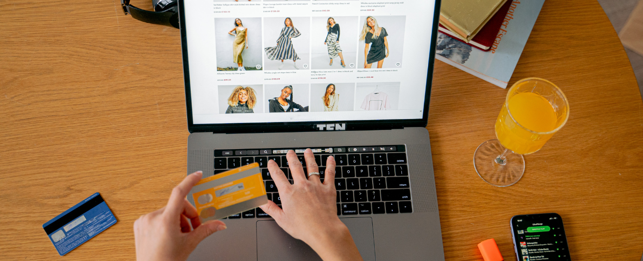 What are the pros and cons of WooCommerce
